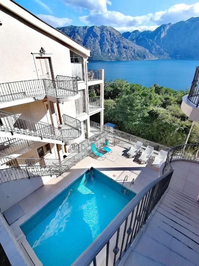 Bay Of Kotor View Apartment With Pool Prčanj Exteriér fotografie